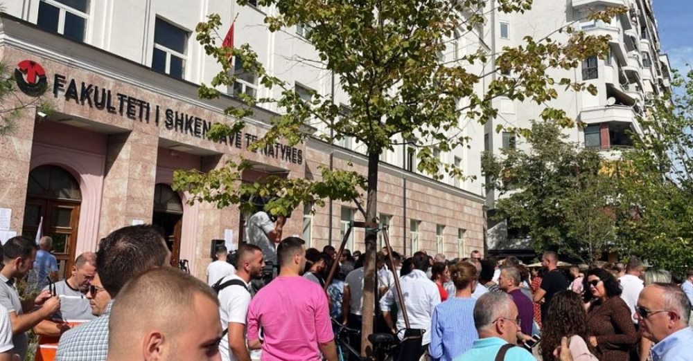 Sot afati i fundit per qeverine, pedagoget gati te futen ne greve urie